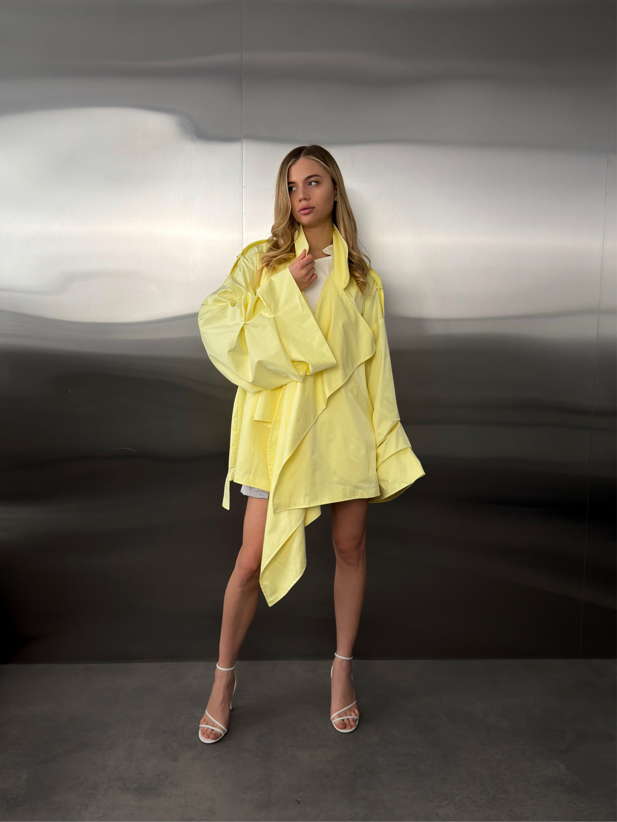 Trench coat - yellow